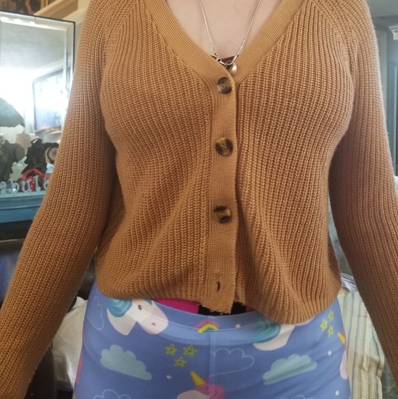 Sweater and jacket - Picture 8 of 8